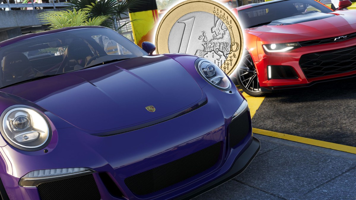 Screenshot aus The Crew 2 mit zwei Autos, dazwischen eine 1 Euro-MÃ¼nze.