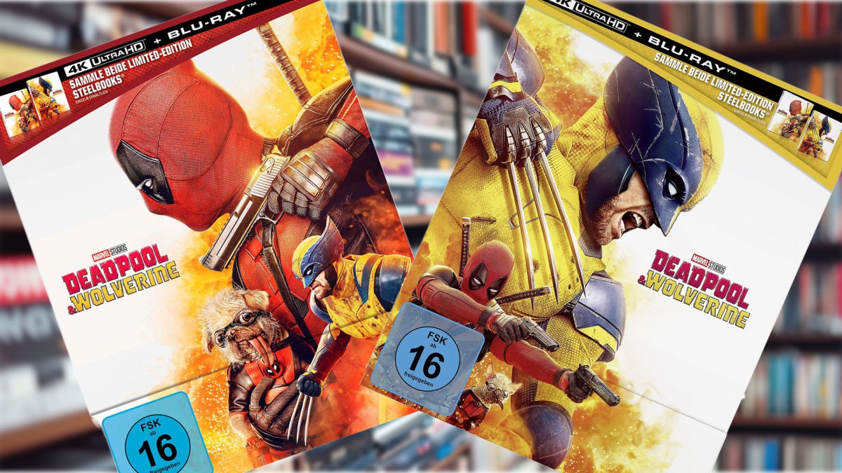 Blu-Ray-Cover von Deadpool & Wolverine im Vordergrund, im Hintergrund ist ein Filmregal verschwommen zu erkennen.